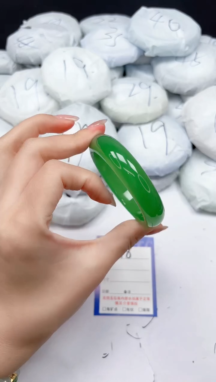 未镶嵌手镯石英质玉116/55.6