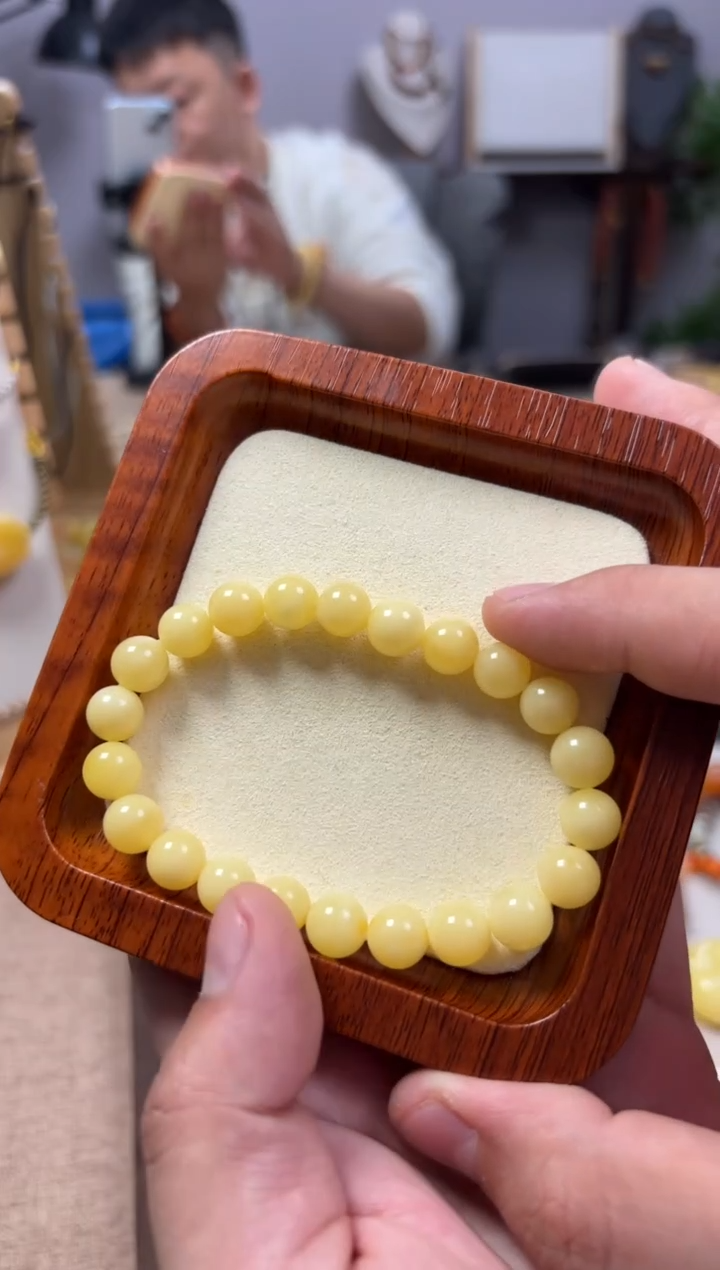 【闪购商品】蜜蜡裸石未镶嵌手串