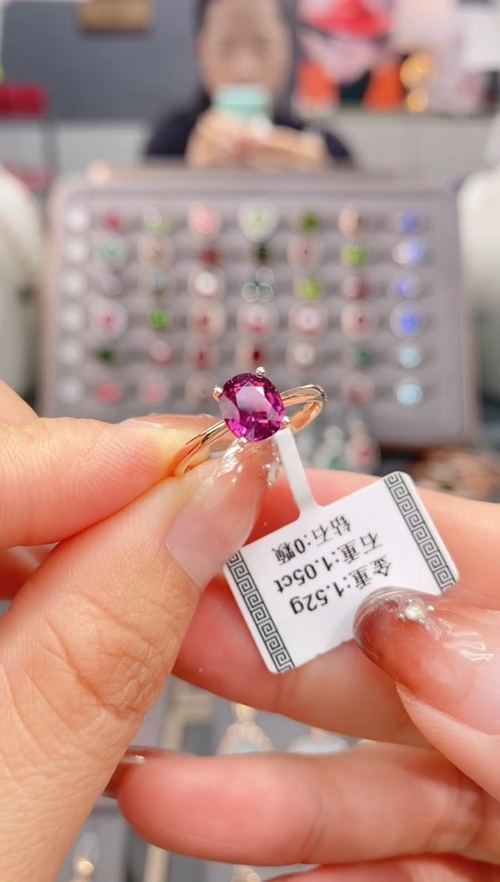 18K金镶嵌戒指碧玺1.05