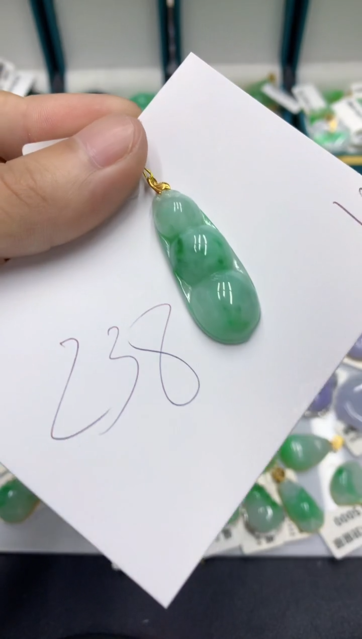 【闪购商品】翡翠颈饰18K金镶嵌翡翠