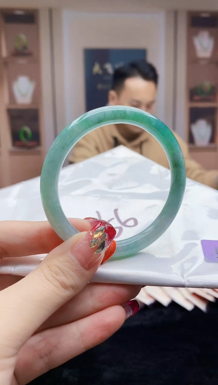 【闪购商品】翡翠手镯未镶嵌    H57-24