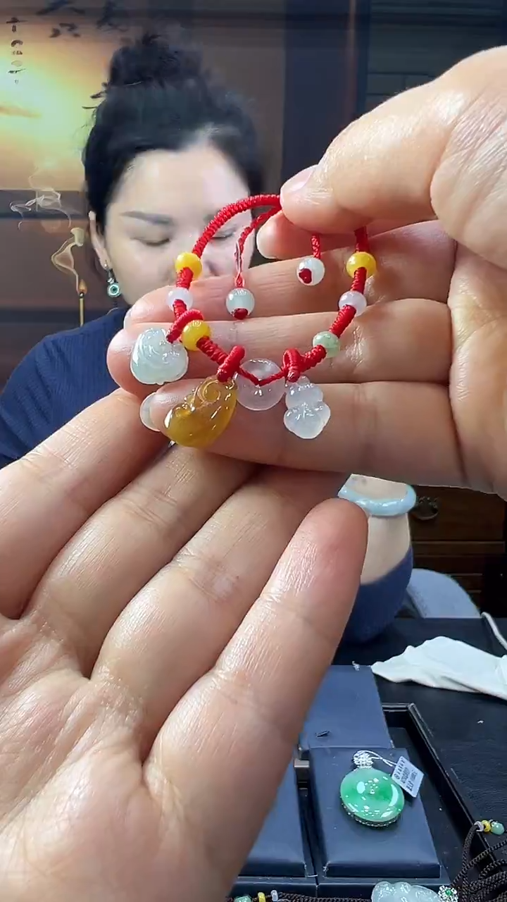 未镶嵌挂件翡翠手绳