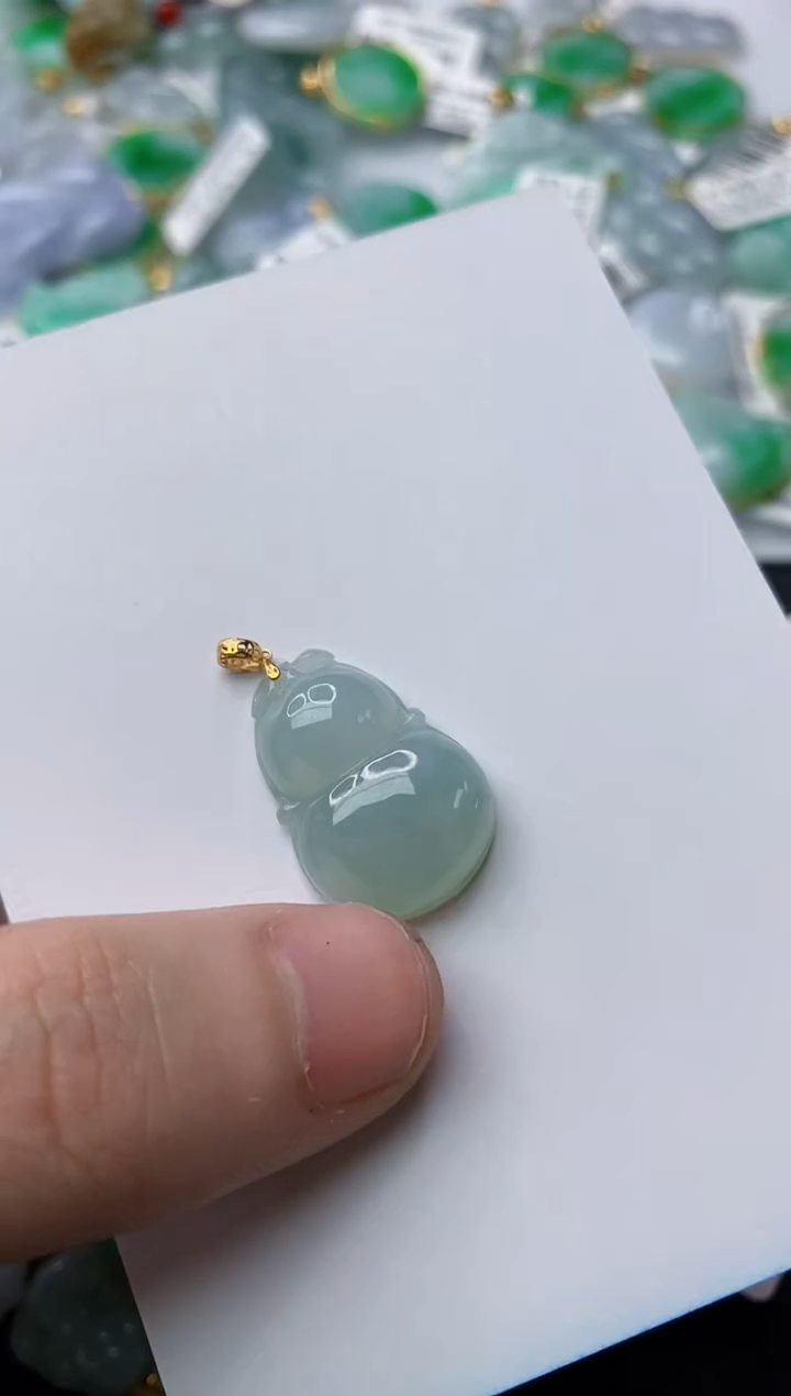 【闪购商品】翡翠颈饰18K金镶嵌95........