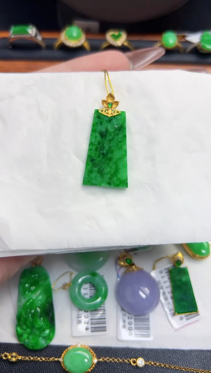 【闪购商品】翡翠颈饰18K金镶嵌Y缅料A货/支持复检/一件