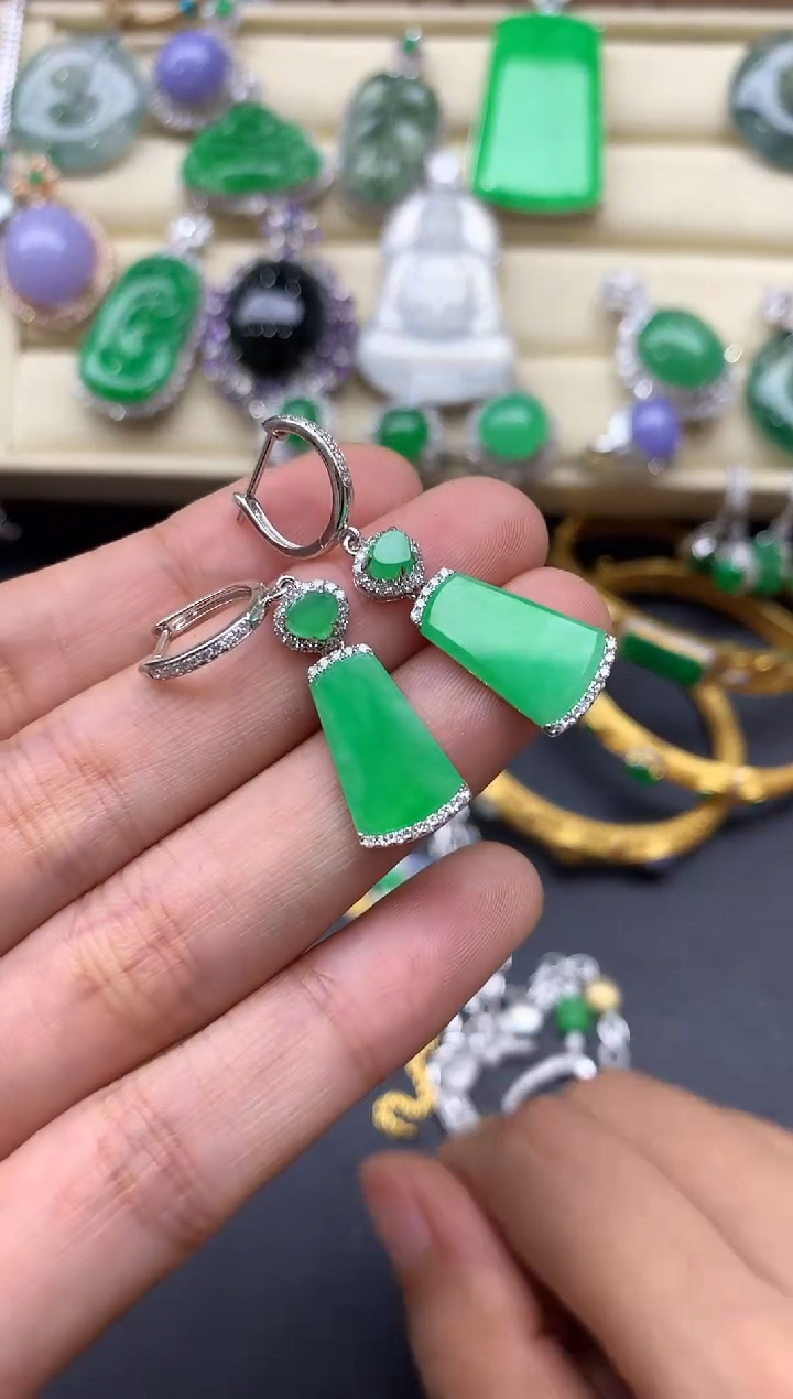 翡翠18K金镶嵌颈饰401-中国好珍宝