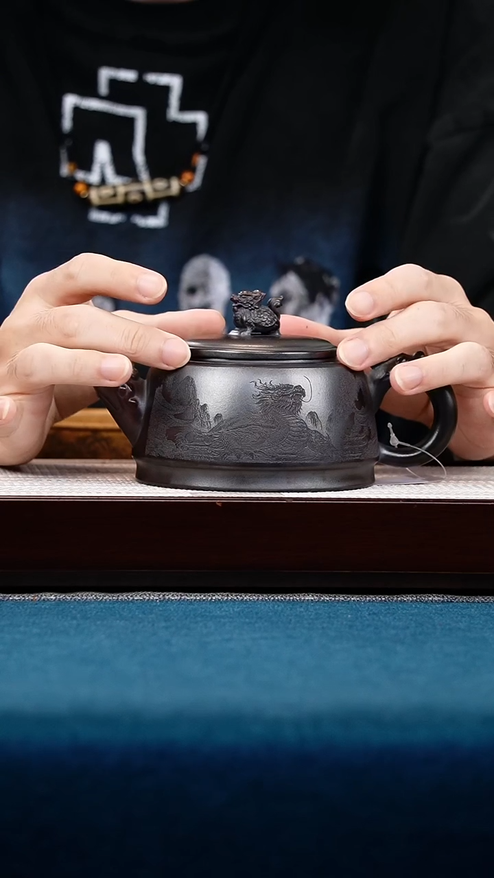茶壶紫砂石红龙行大运
