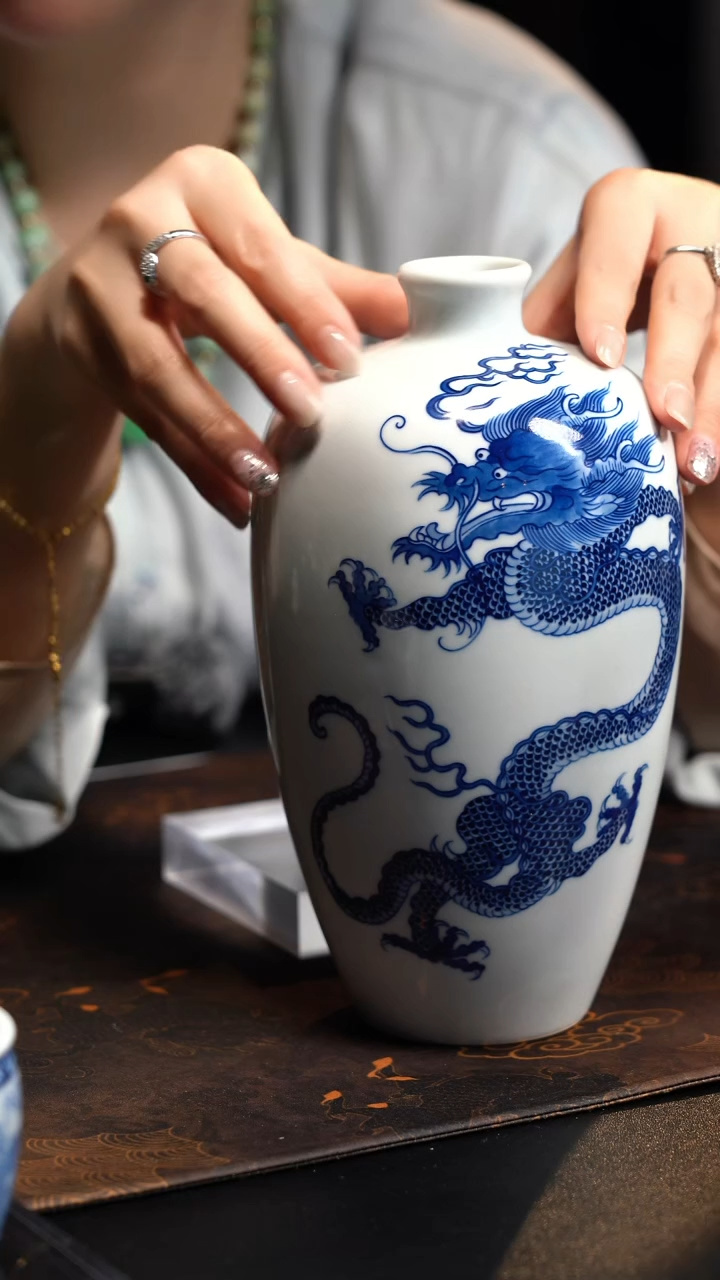 【闪购商品】J涂杏花窑青花双龙梅瓶