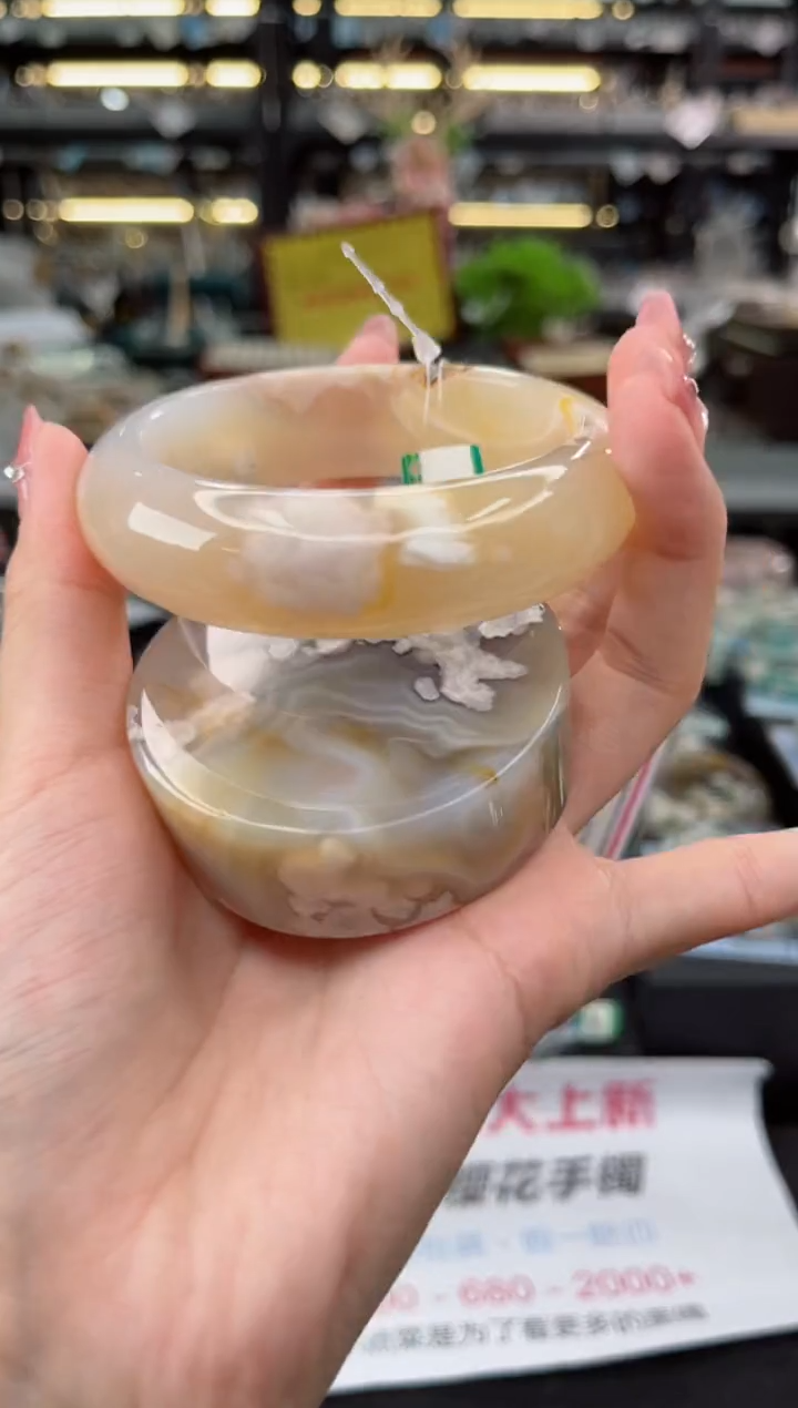 【闪购商品】石英质玉手镯未镶嵌59圈口（赠品镯心）1600158