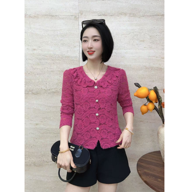 倪妍裳【6623】时尚显瘦蕾丝打底衫