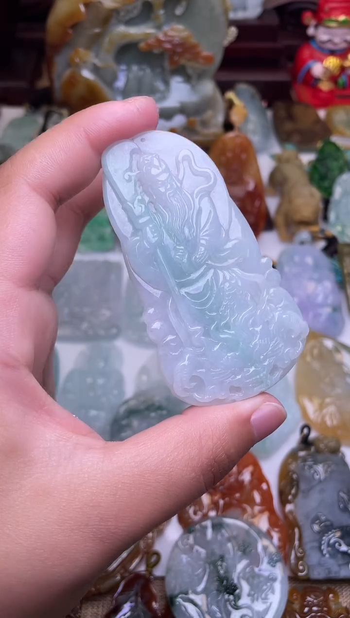 颈饰未镶嵌翡翠关公