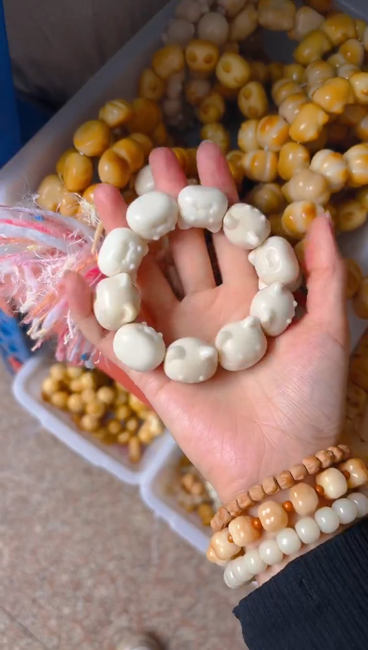 吊坠菩提根/象牙果白色笑口猫单圈