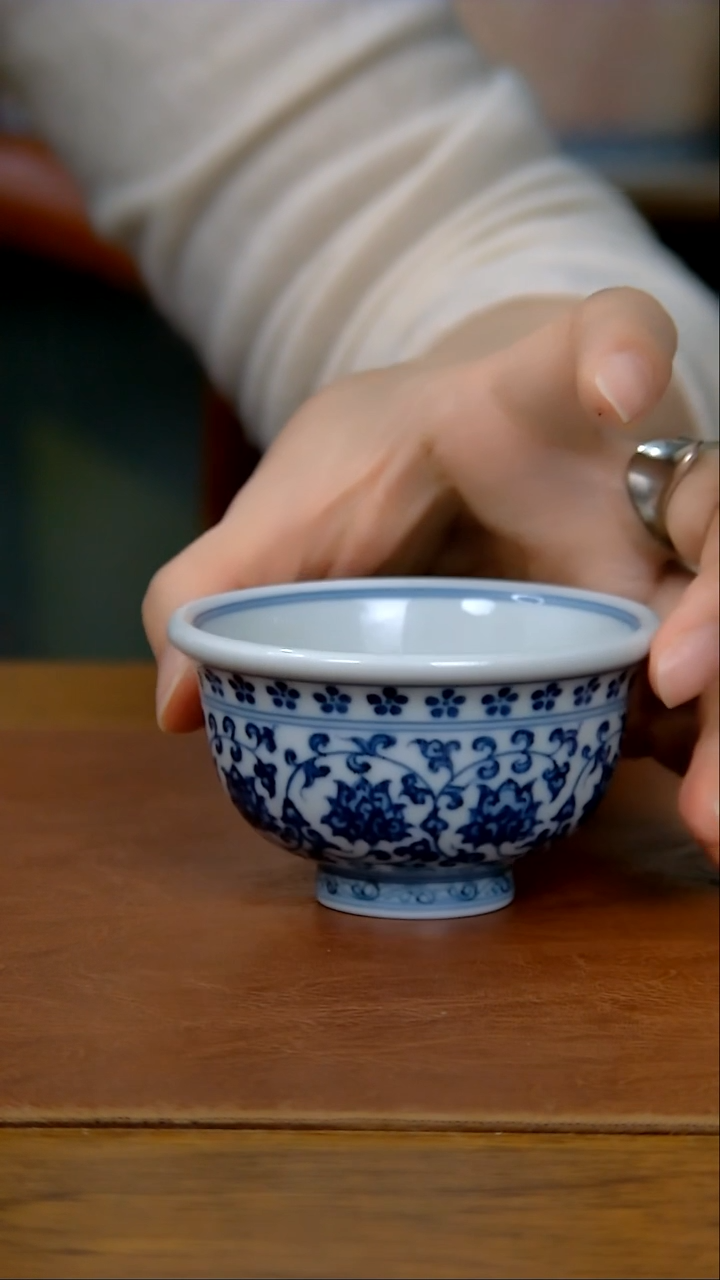 【闪购商品】仿明缠枝莲小压手（双狮内绘）（柴窑）