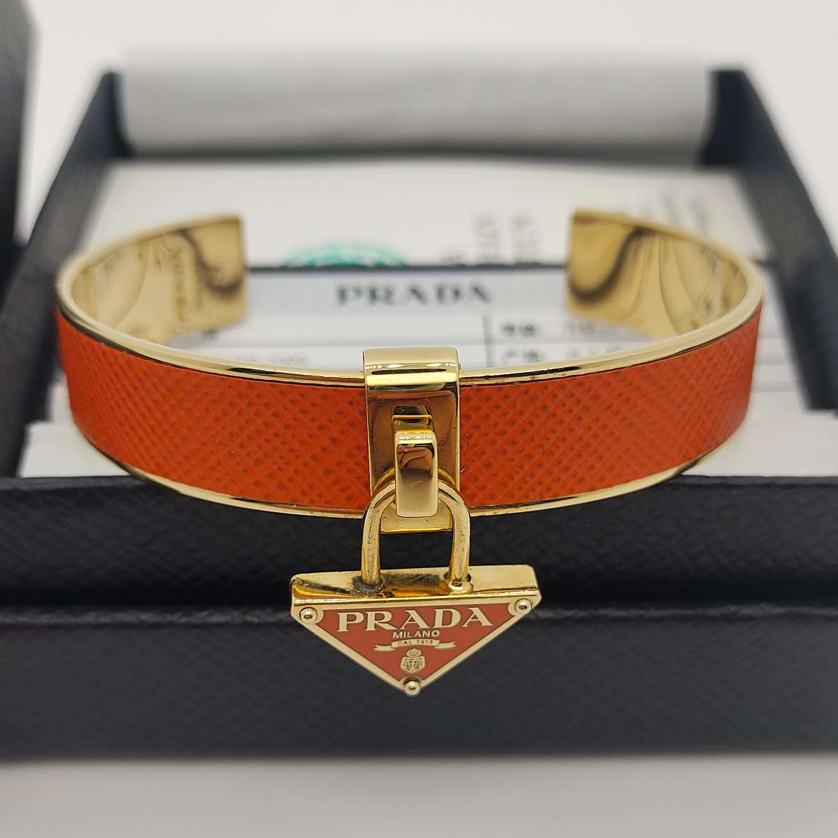 未使用 Prada/普拉达  Prada 三角标橙色手环  全尺码
