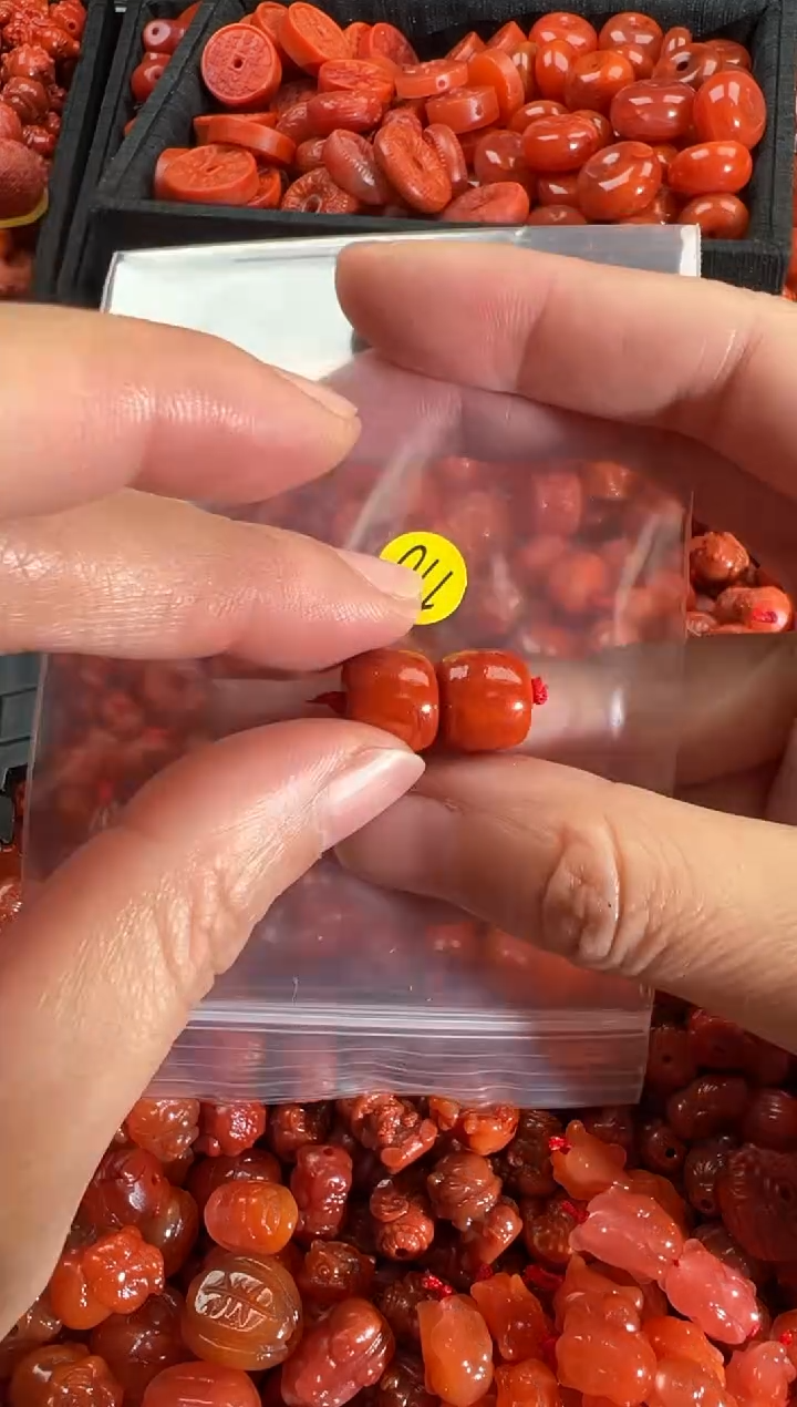 【闪购商品】南红玛瑙颈饰未镶嵌1