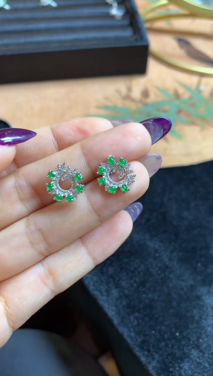 颈饰银S925镶嵌翡翠翡翠耳钉（福利好价）