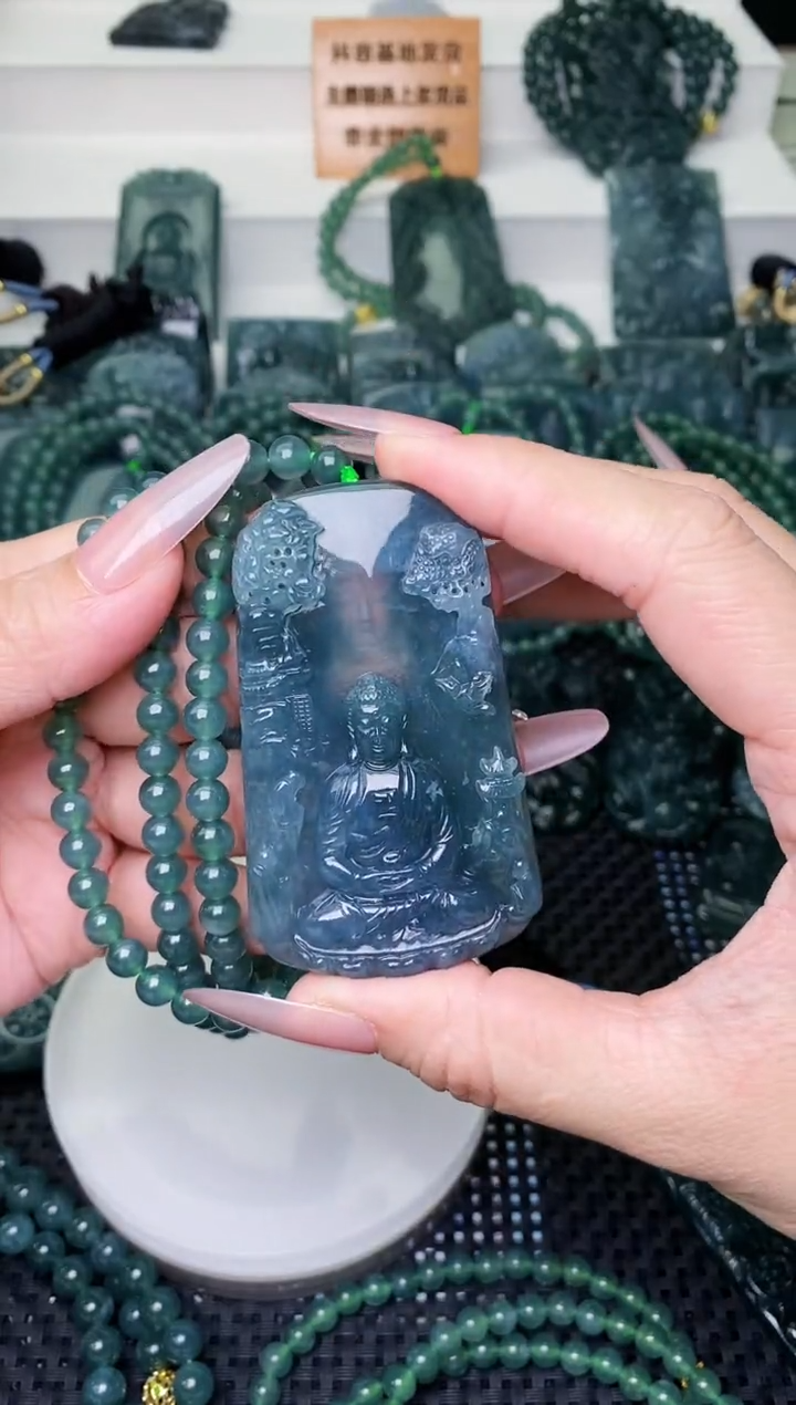 颈饰未镶嵌翡翠 