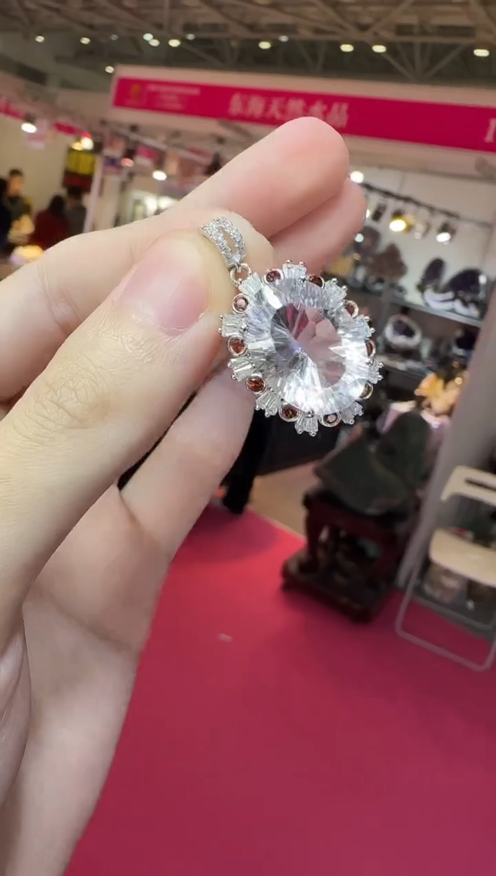 颈饰银S925镶嵌水晶25ct净体白水晶吊坠