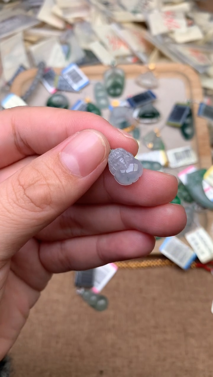 未镶嵌挂件翡翠1