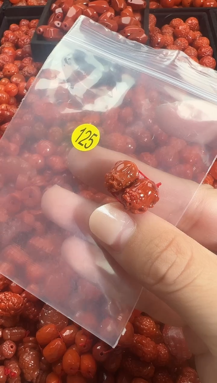 颈饰未镶嵌南红玛瑙1