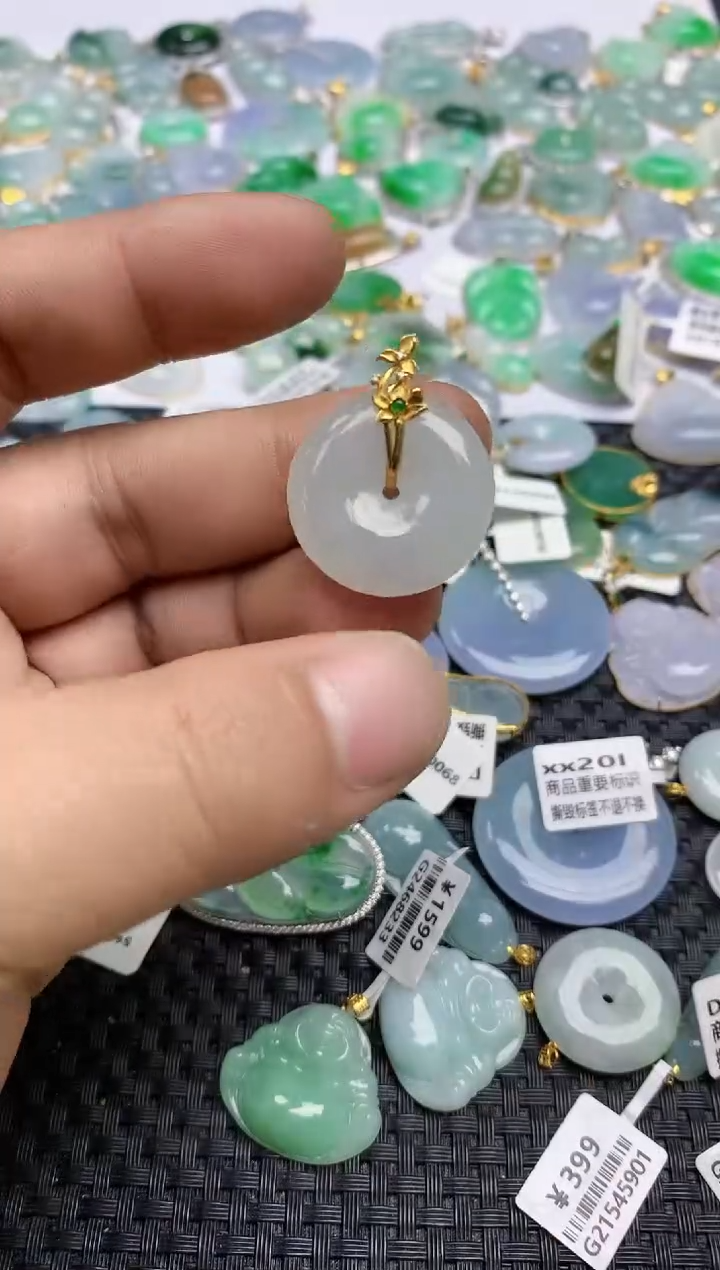 【闪购商品】翡翠颈饰18K金镶嵌天然翡翠A货