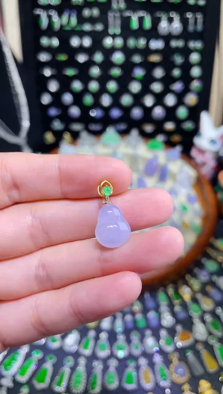 颈饰18K金镶嵌翡翠冰紫葫芦吊坠