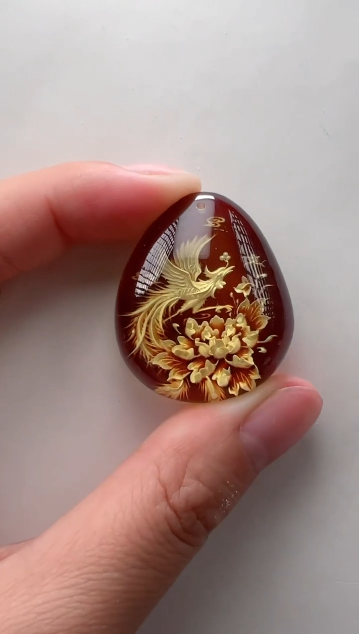 未镶嵌颈饰琥珀凤凰