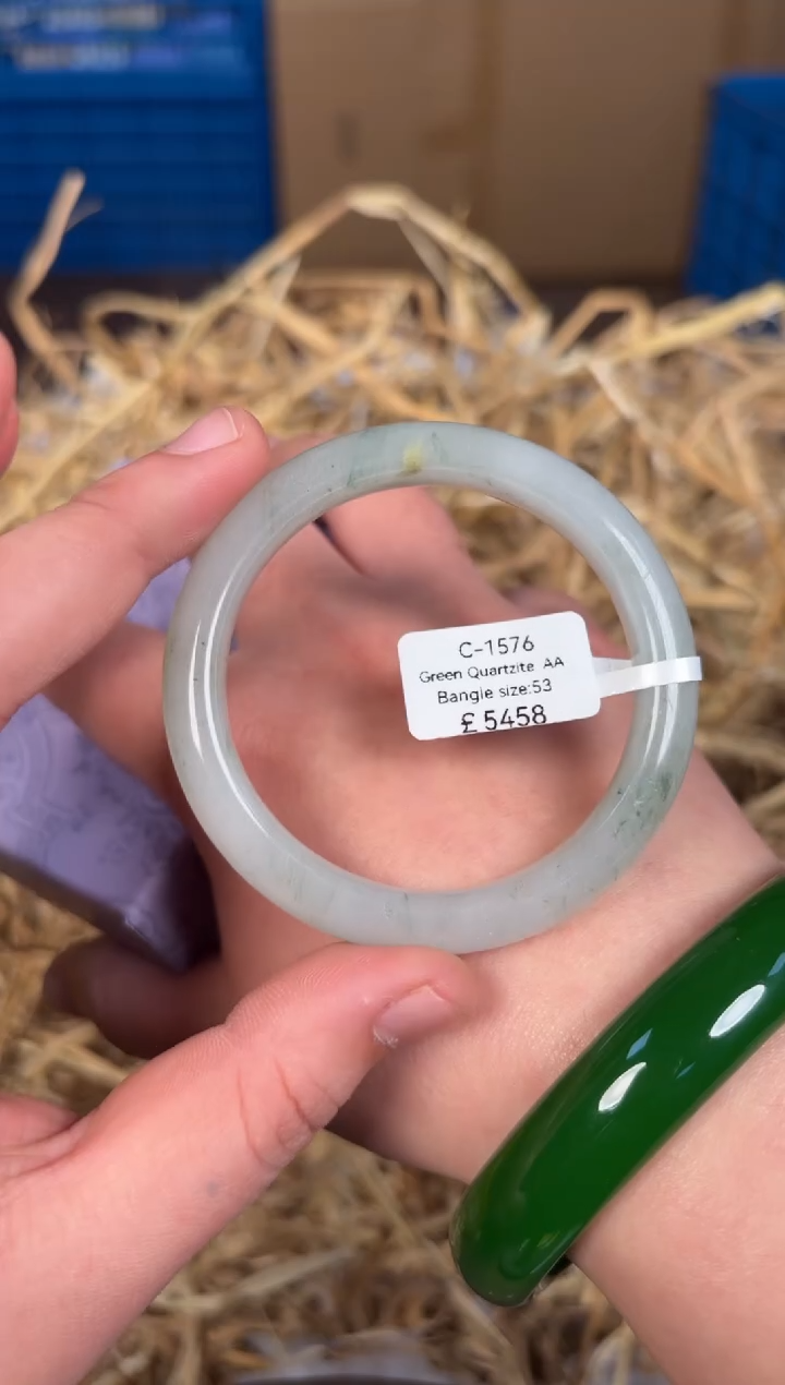 未镶嵌手镯石英质玉C1576