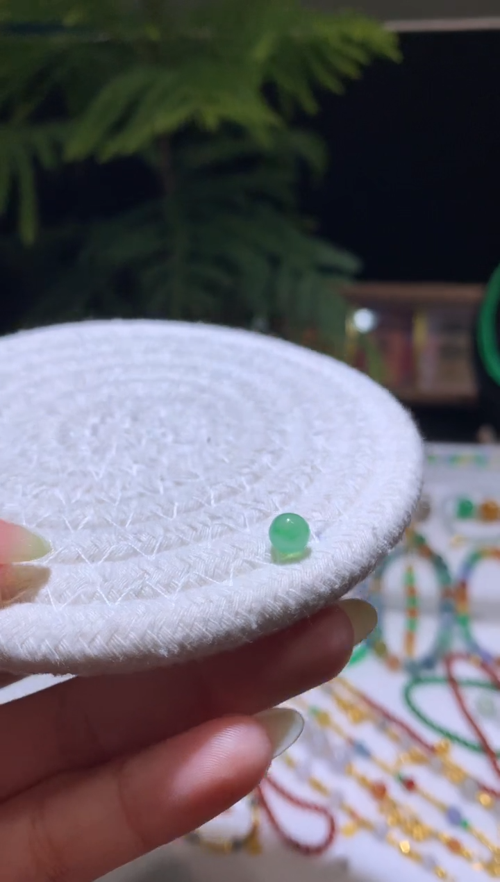 【闪购商品】定制翡翠未镶嵌6卡珠子1380+138