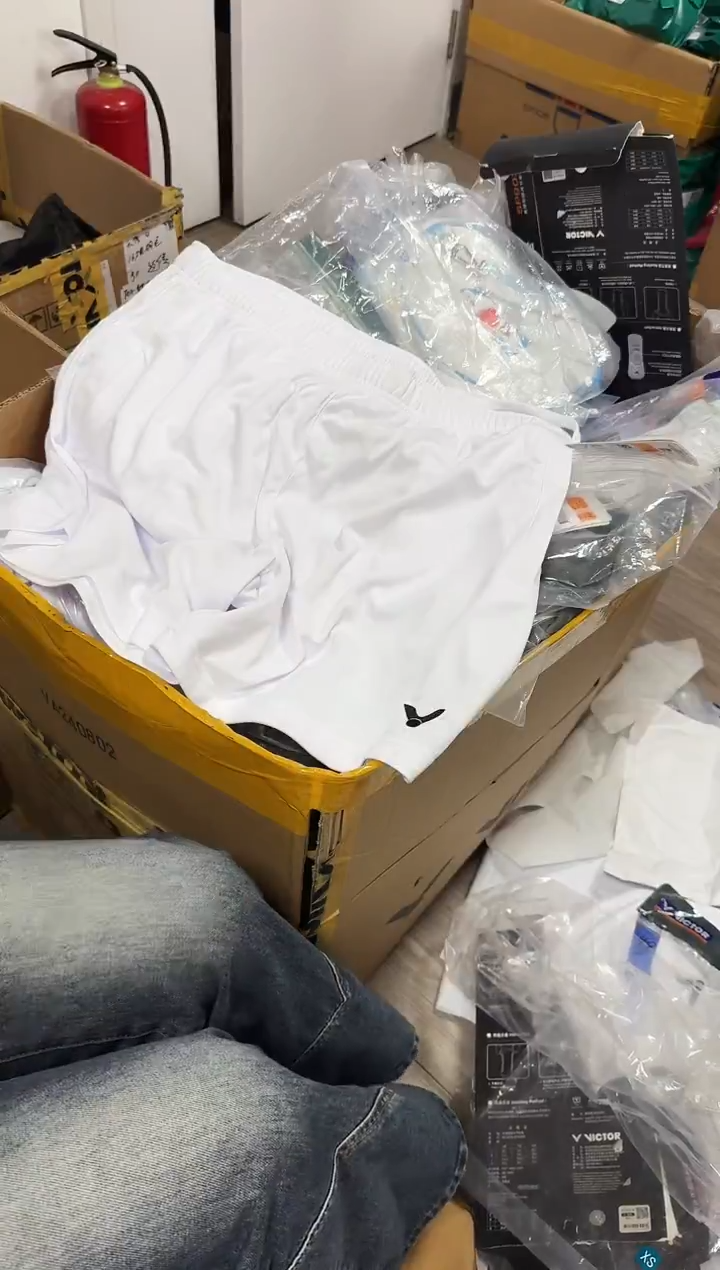 微瑕正品球拍球服球包     67  白色短裤