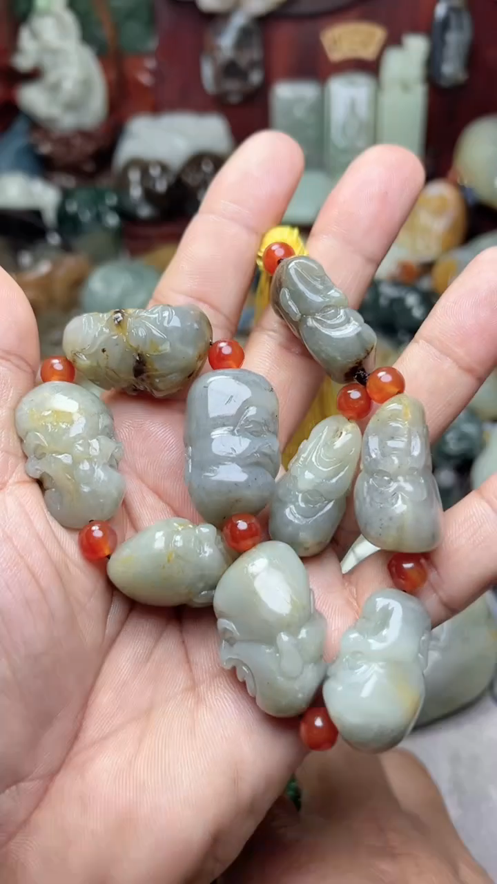 和田玉未镶嵌把件-