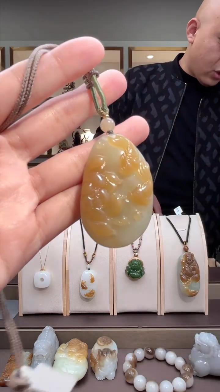 颈饰未镶嵌和田玉苏