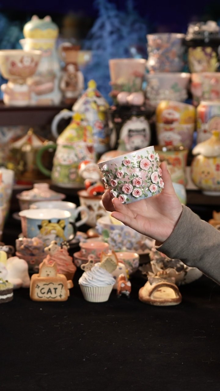 摆件陶景德镇釉下彩手绘设计师款陶瓷