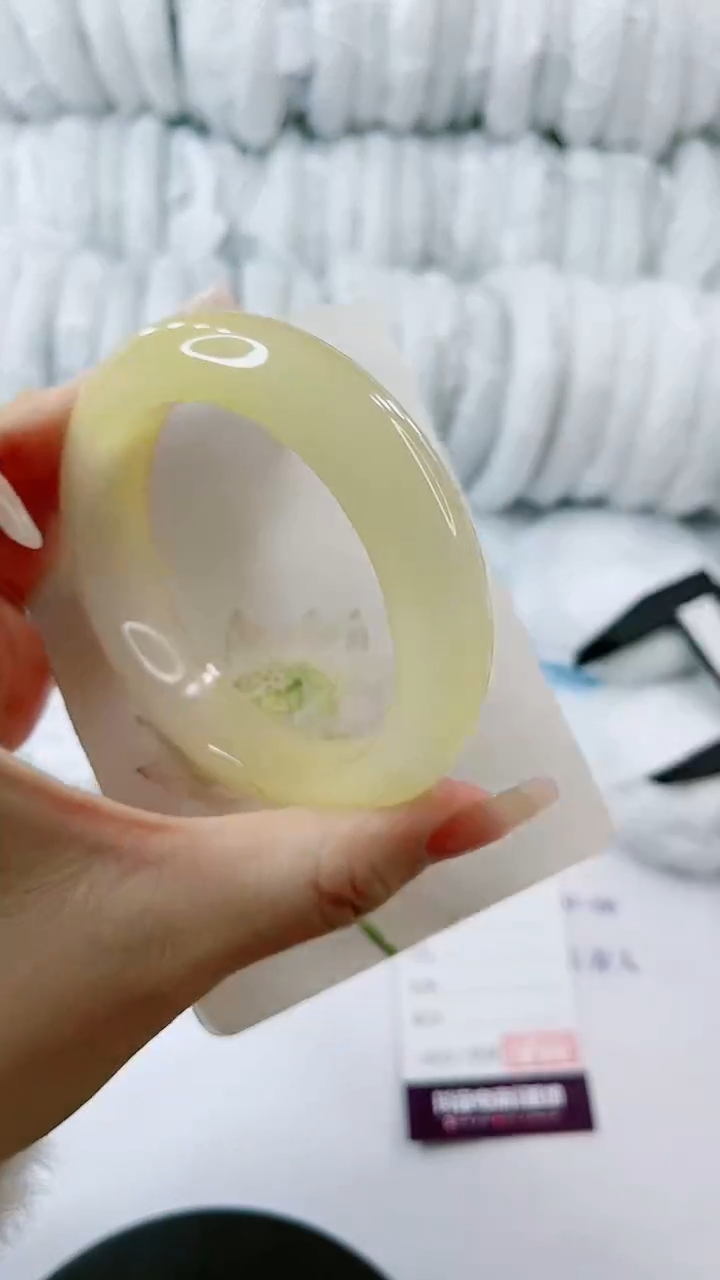 【闪购商品】石英质玉手镯未镶嵌0112312119-多样性发货