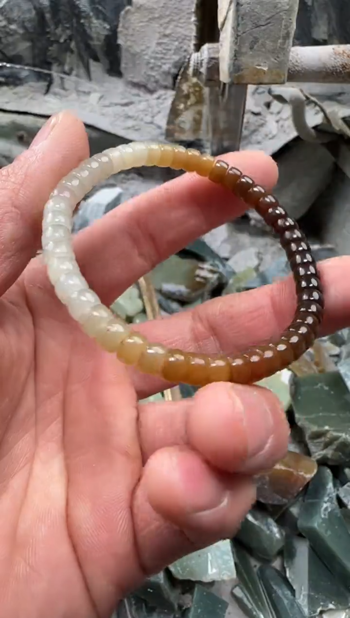 【闪购商品】和田玉颈饰未镶嵌手串