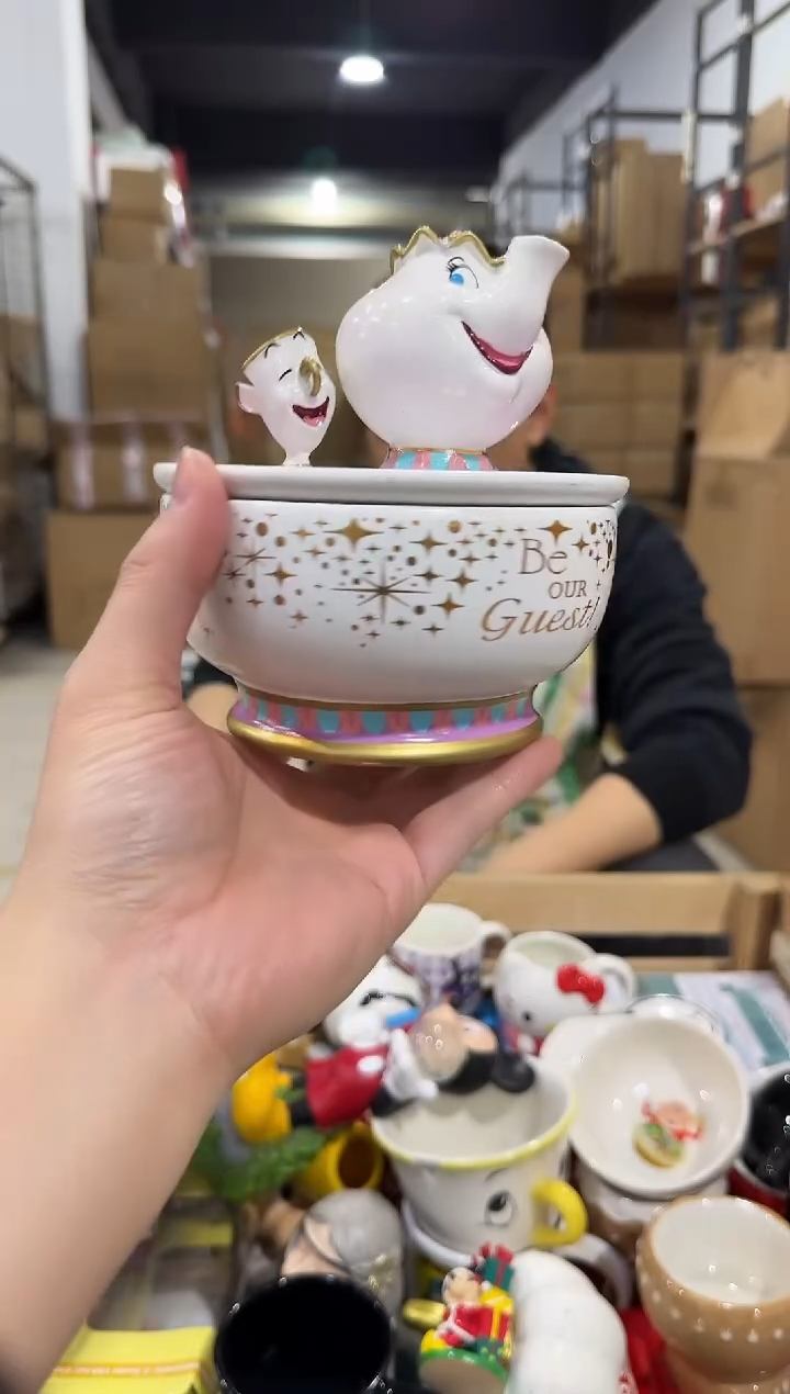 瓷片茶壶太太首饰盒 掉了自己粘