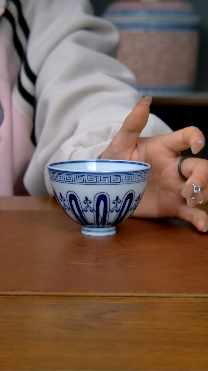 【闪购商品】陶瓷莲瓣宝相鸡心杯（大）      