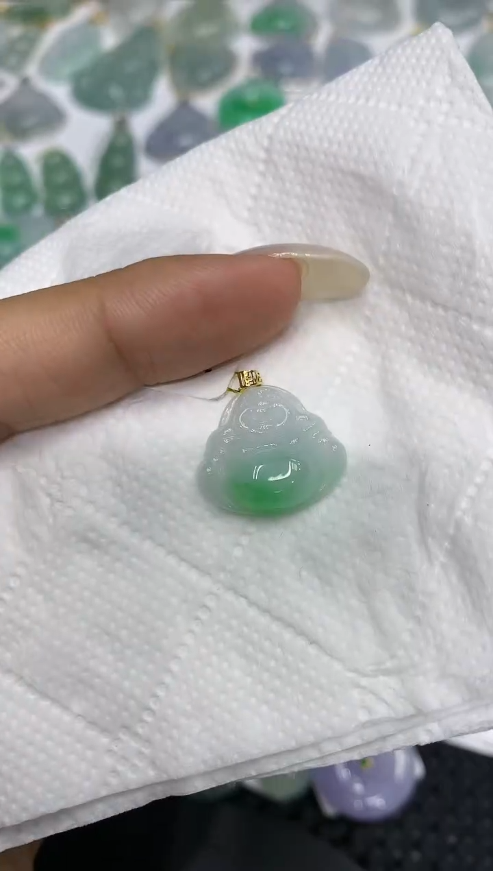 颈饰18K金镶嵌翡翠111111111111