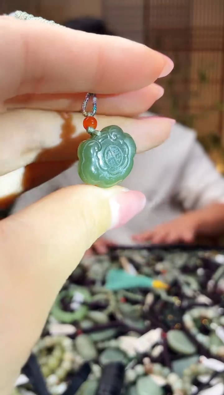 颈饰未镶嵌和田玉多样性发货，拍一发一