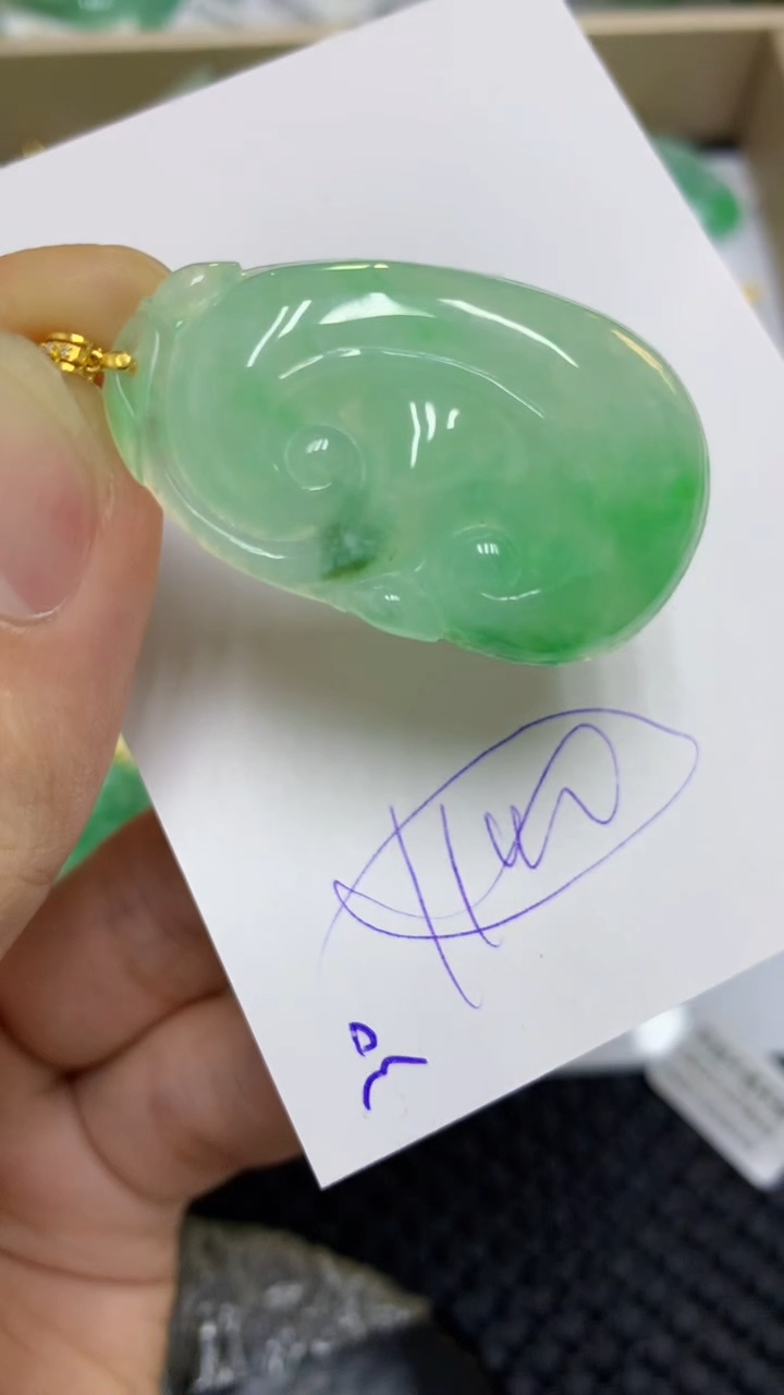 颈饰18K金镶嵌翡翠缅甸A货翡翠 