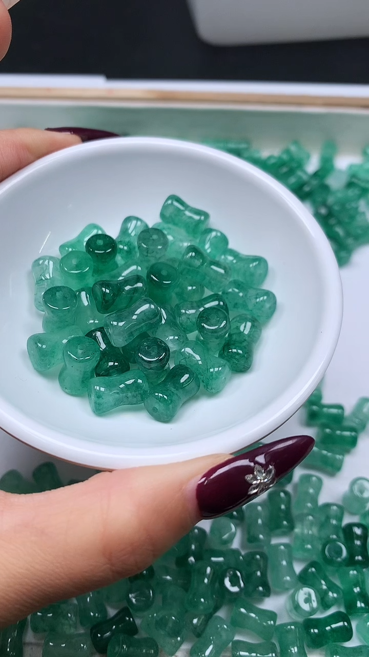 未镶嵌散珠碧玺E946湖水绿碧玺竹节8*12mm10个9.9元