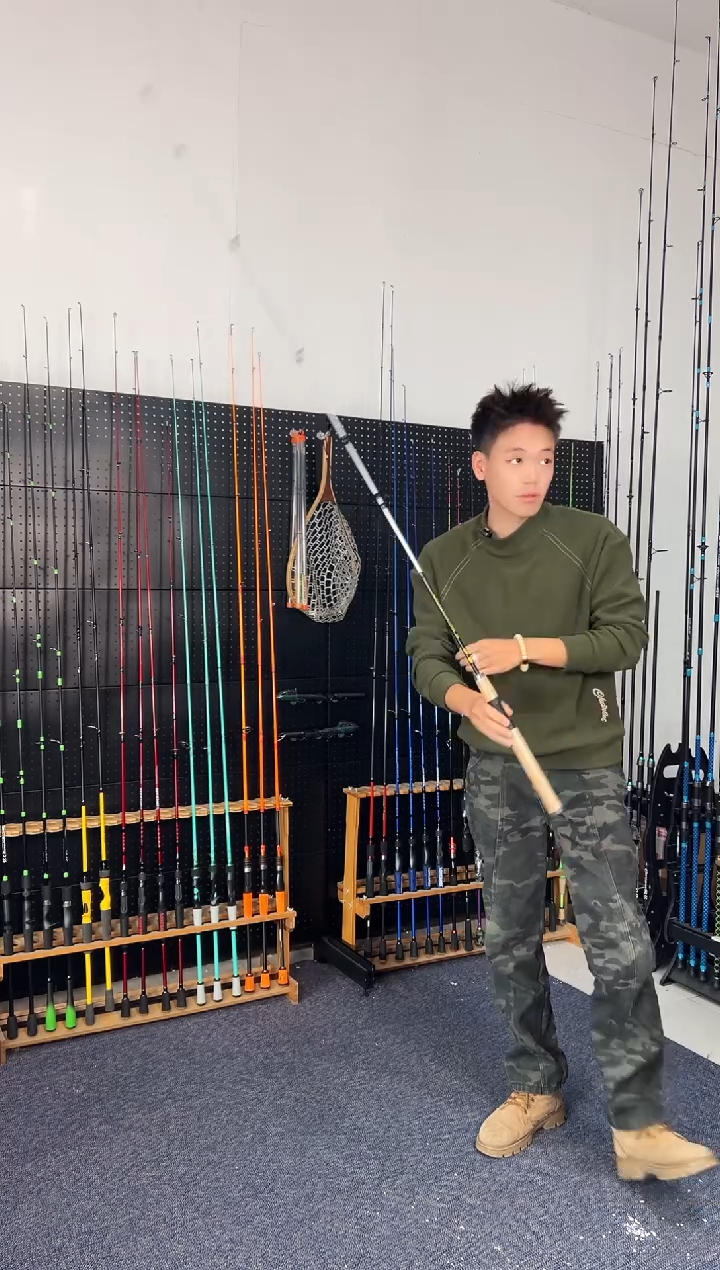 1.8m碳素银色1.8米枪柄（不退不换）