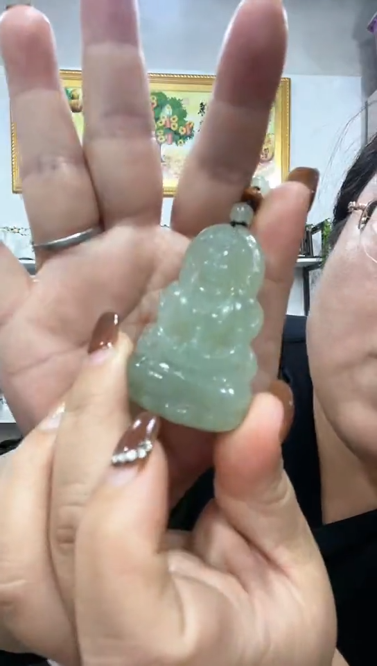 未镶嵌岫玉挂件  