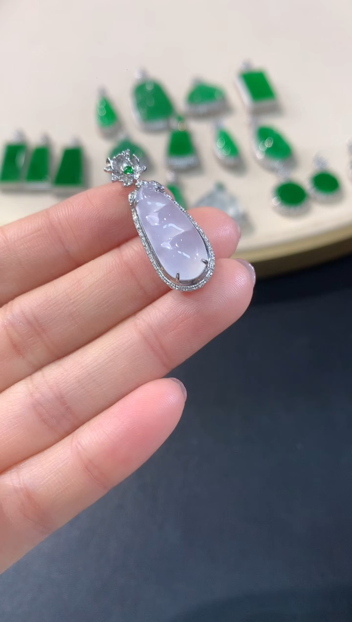 吊坠(不含链)18K金镶嵌翡翠E612|多样性发其一|3980