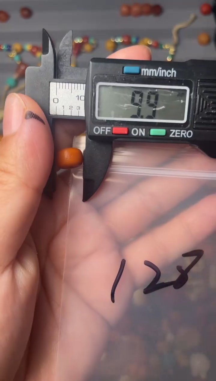 未镶嵌蜜蜡裸石128