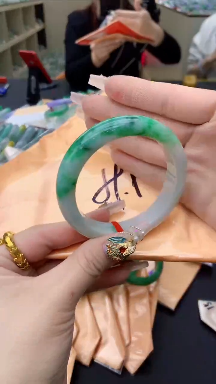 【闪购商品】翡翠手镯未镶嵌0649123394