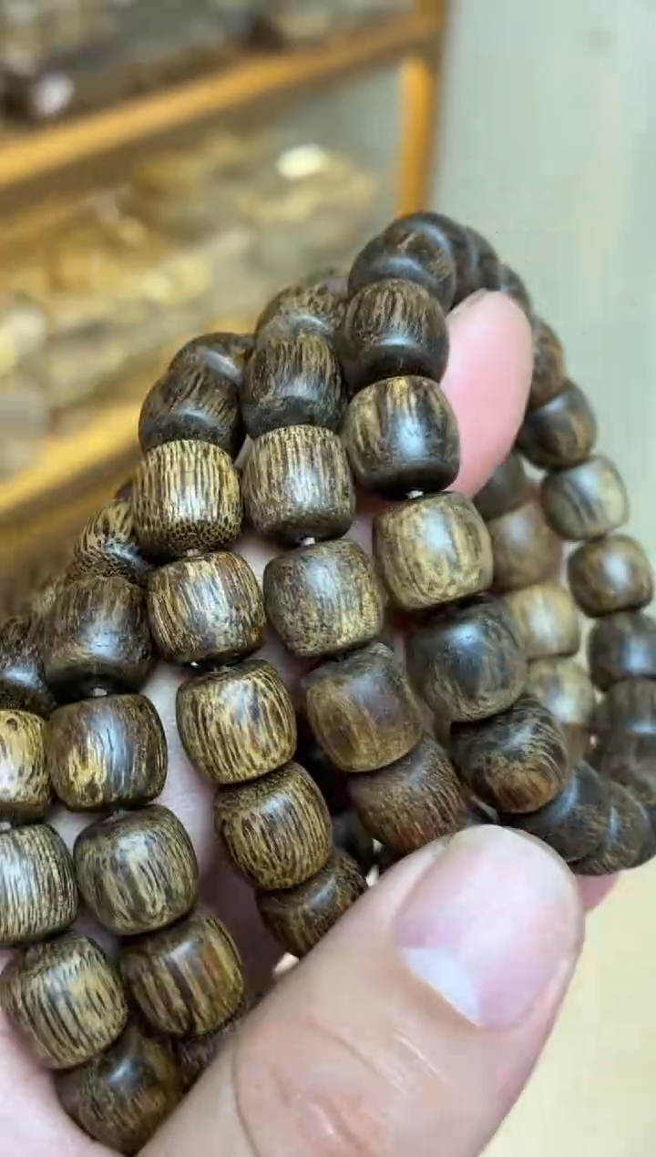 沉香手串 巴布亚老型单圈1.0*1.1多样性发其一
