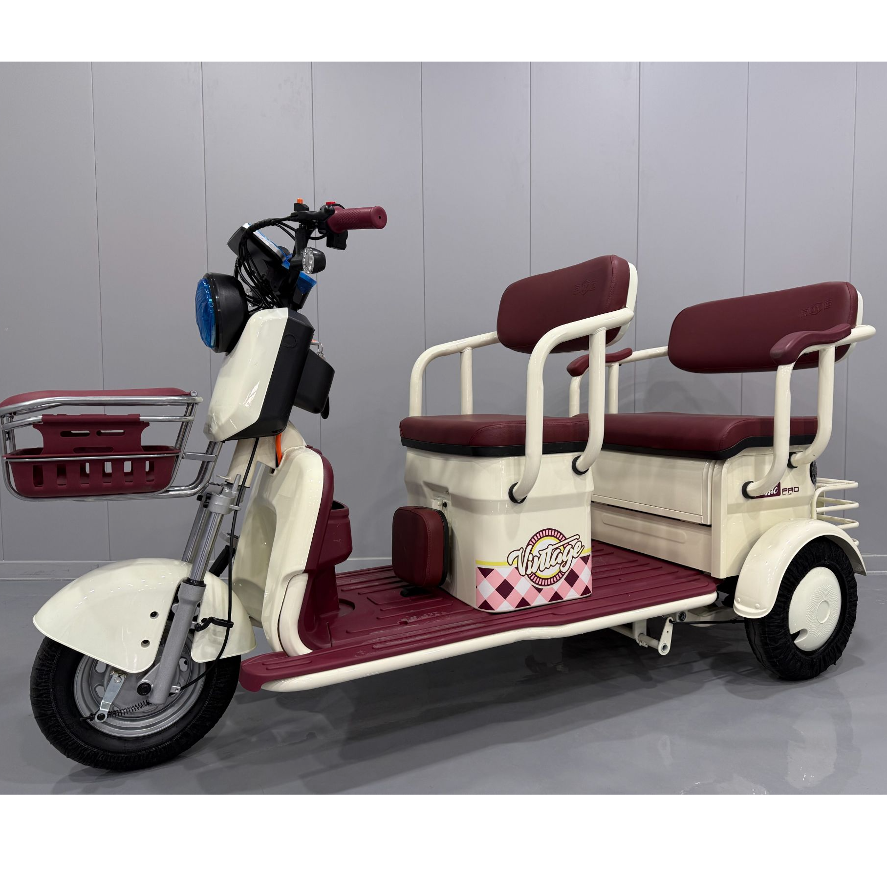 wq国彪电动休闲三轮代步车双排接送小孩女士亲子老年人代步轻便