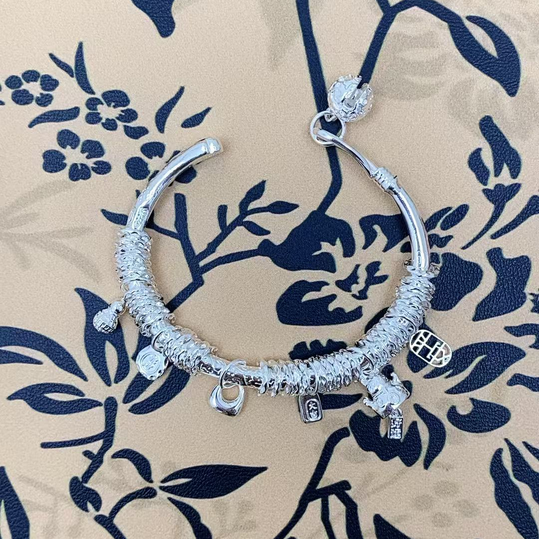 【抓紧处理】定制重工款气质风年味生肖挂饰104 吉言猫爪盘缠