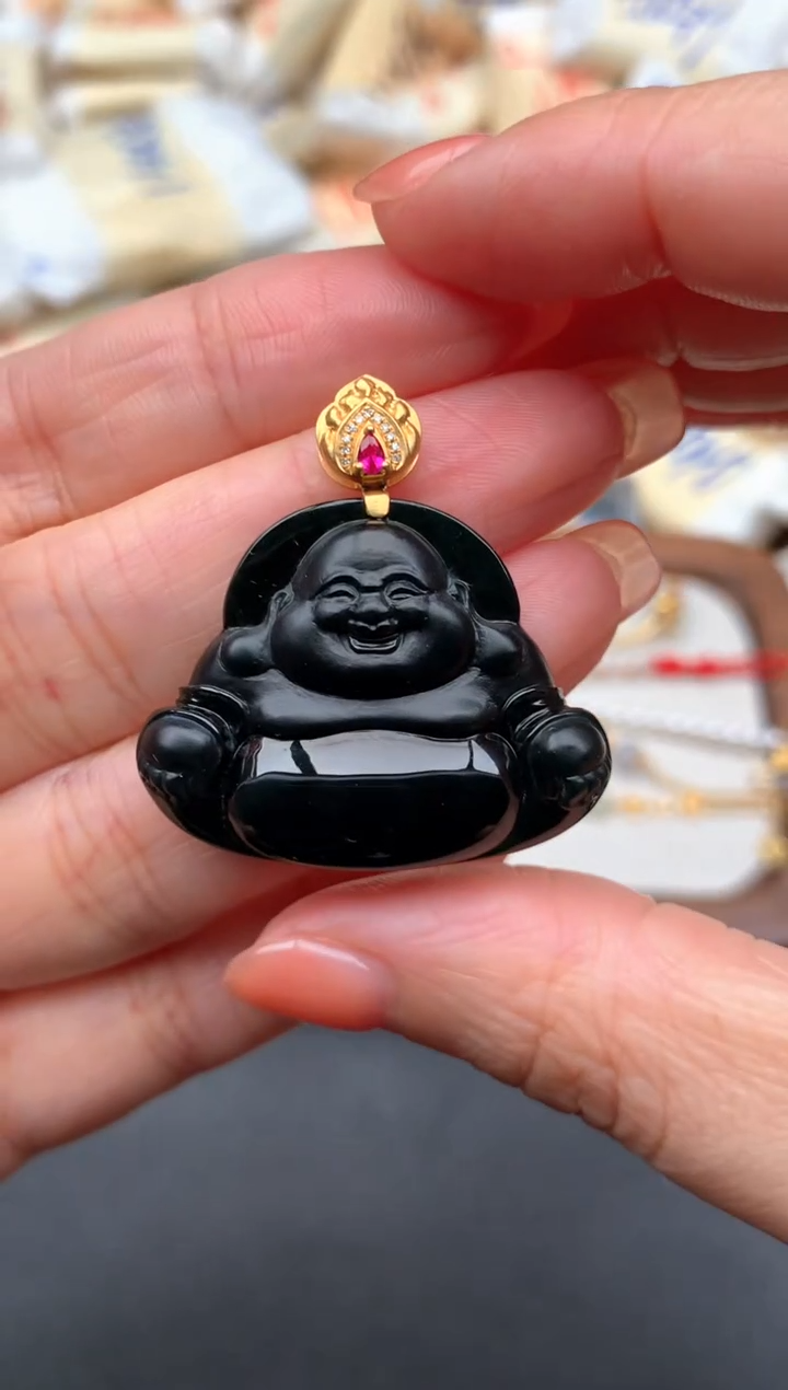 18K金镶嵌挂件翡翠1