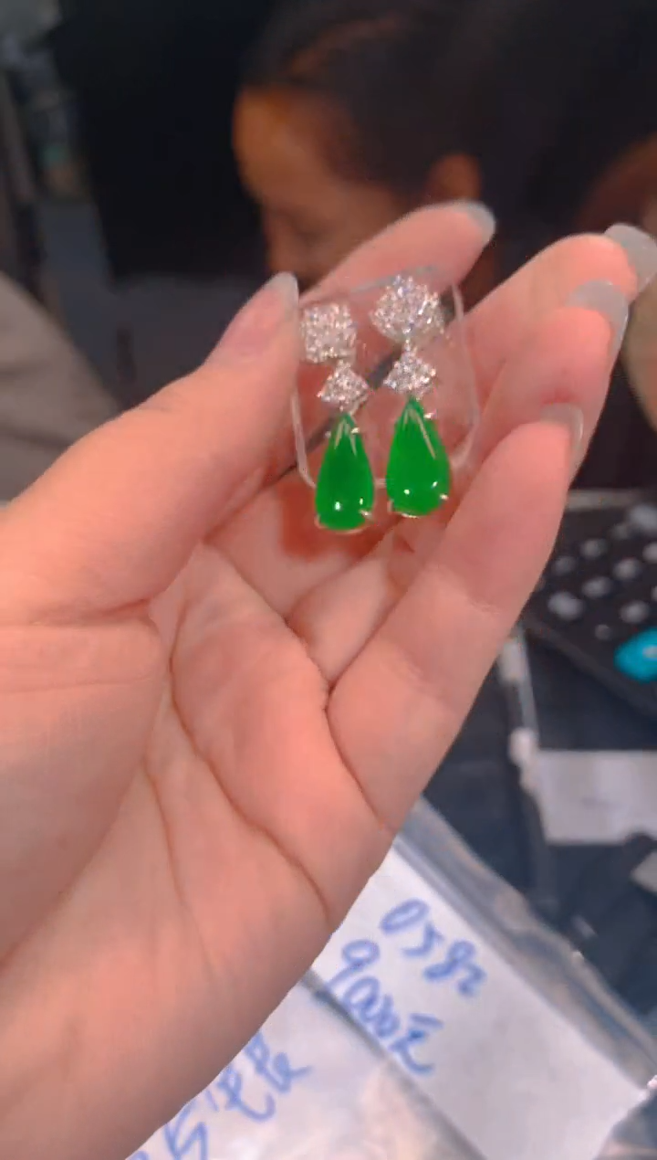 【闪购商品】定制翡翠未镶嵌71定制翡翠，多样性发货（发其一）